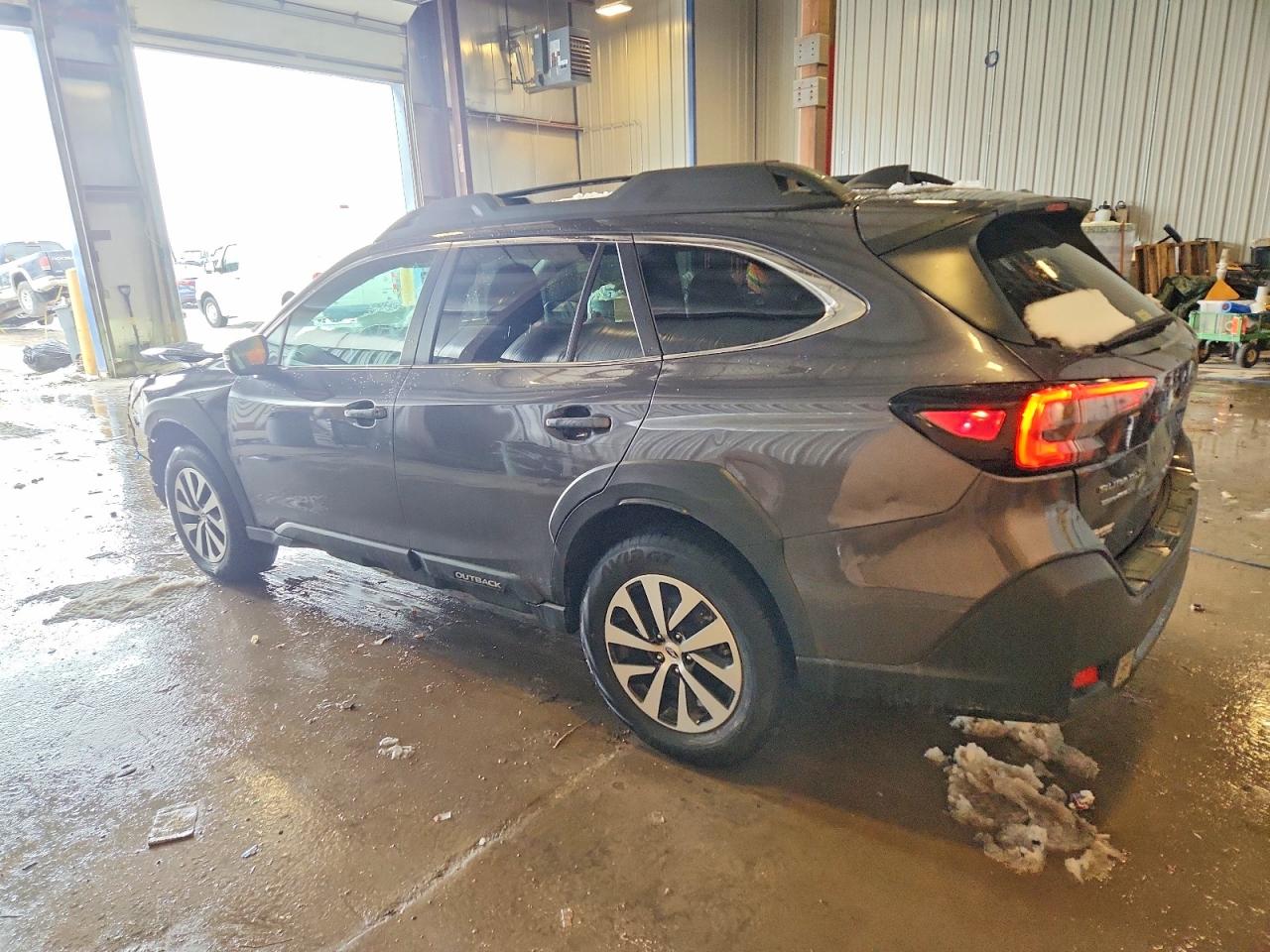 2025 SUBARU OUTBACK PREMIUM photo 2