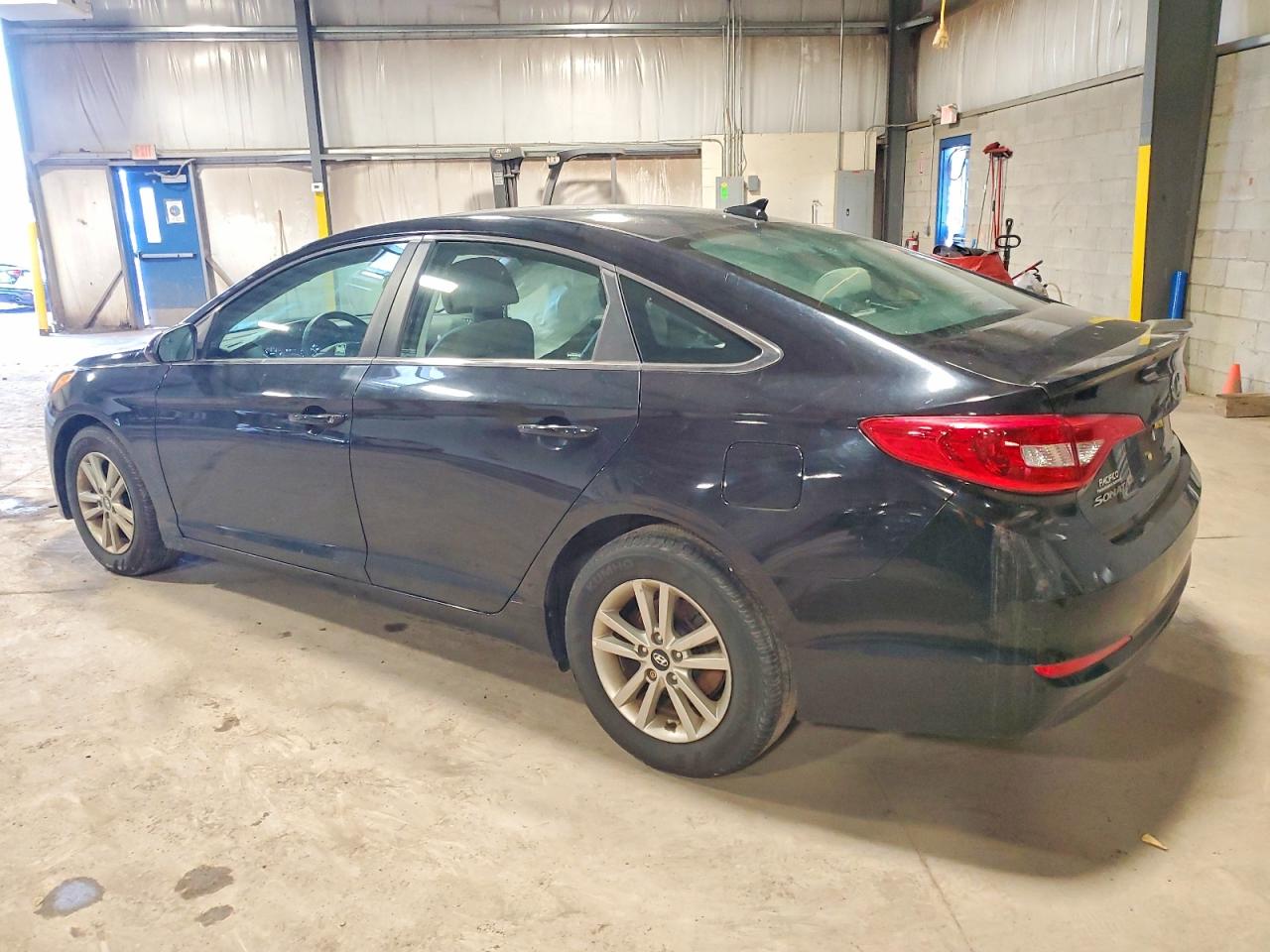 2017 HYUNDAI SONATA SE photo 4