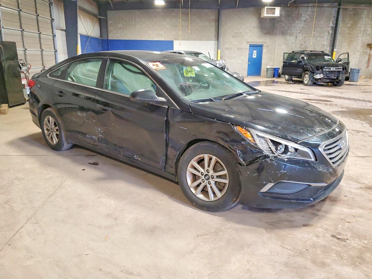 2017 HYUNDAI SONATA SE photo 10