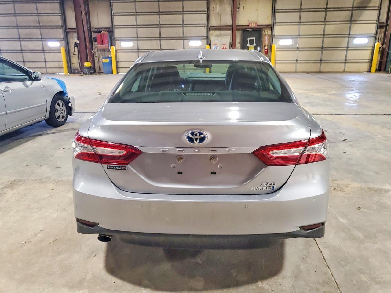 2019 TOYOTA CAMRY HYBRID photo 11