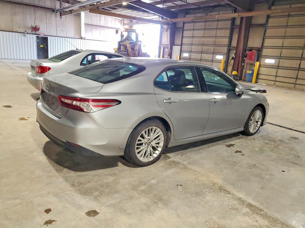 2019 TOYOTA CAMRY HYBRID photo 5