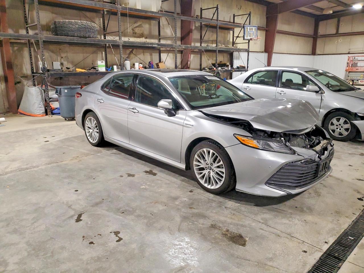 2019 TOYOTA CAMRY HYBRID photo 7