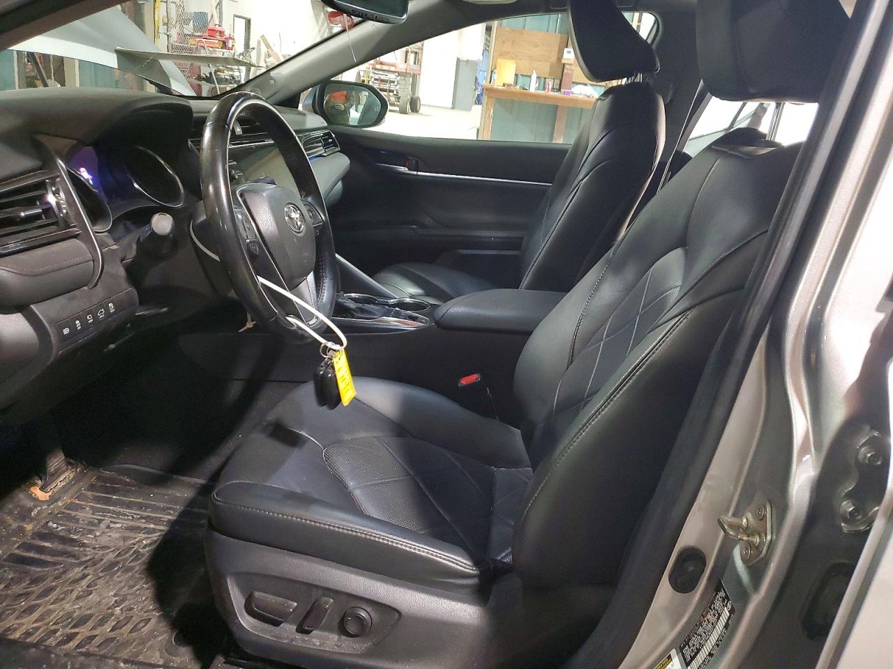 2019 TOYOTA CAMRY HYBRID photo 13