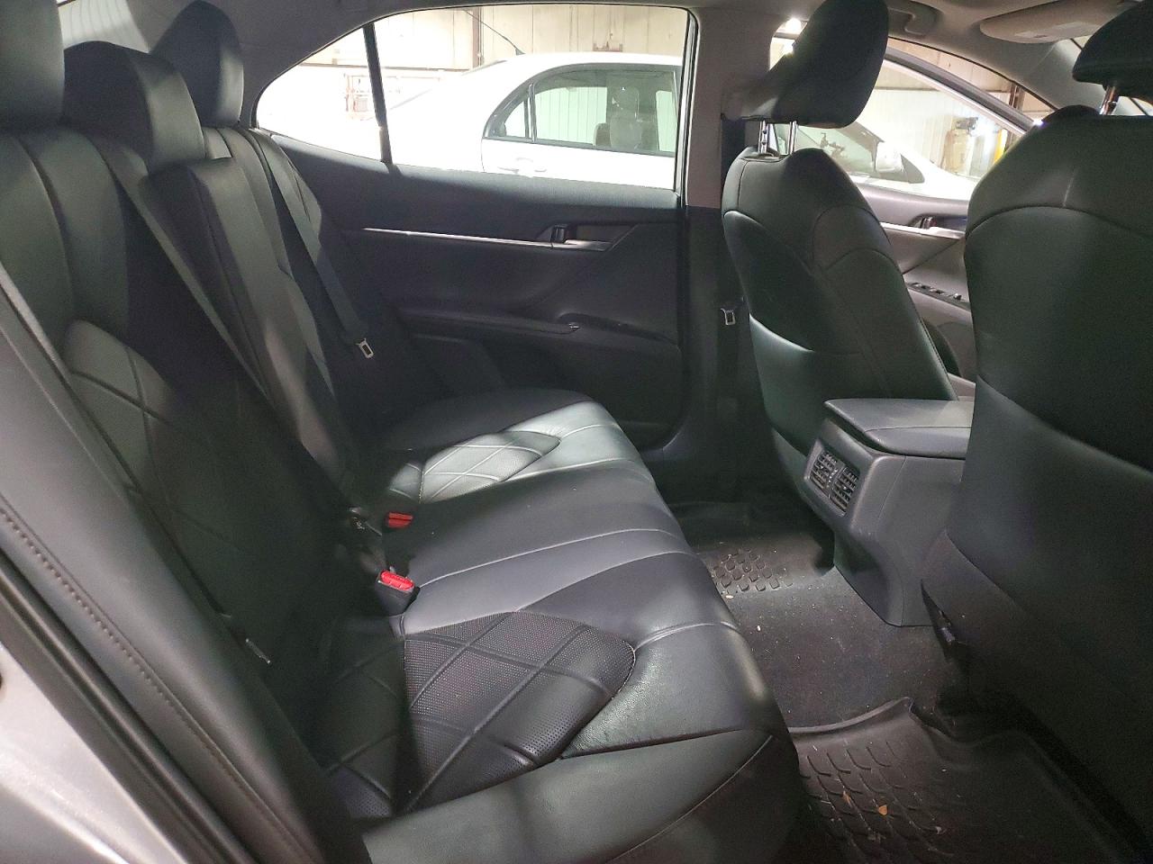 2019 TOYOTA CAMRY HYBRID photo 19