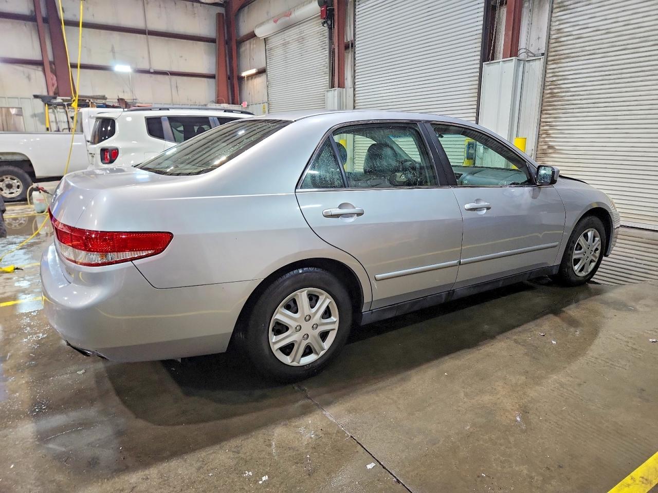 2003 HONDA ACCORD LX photo 3