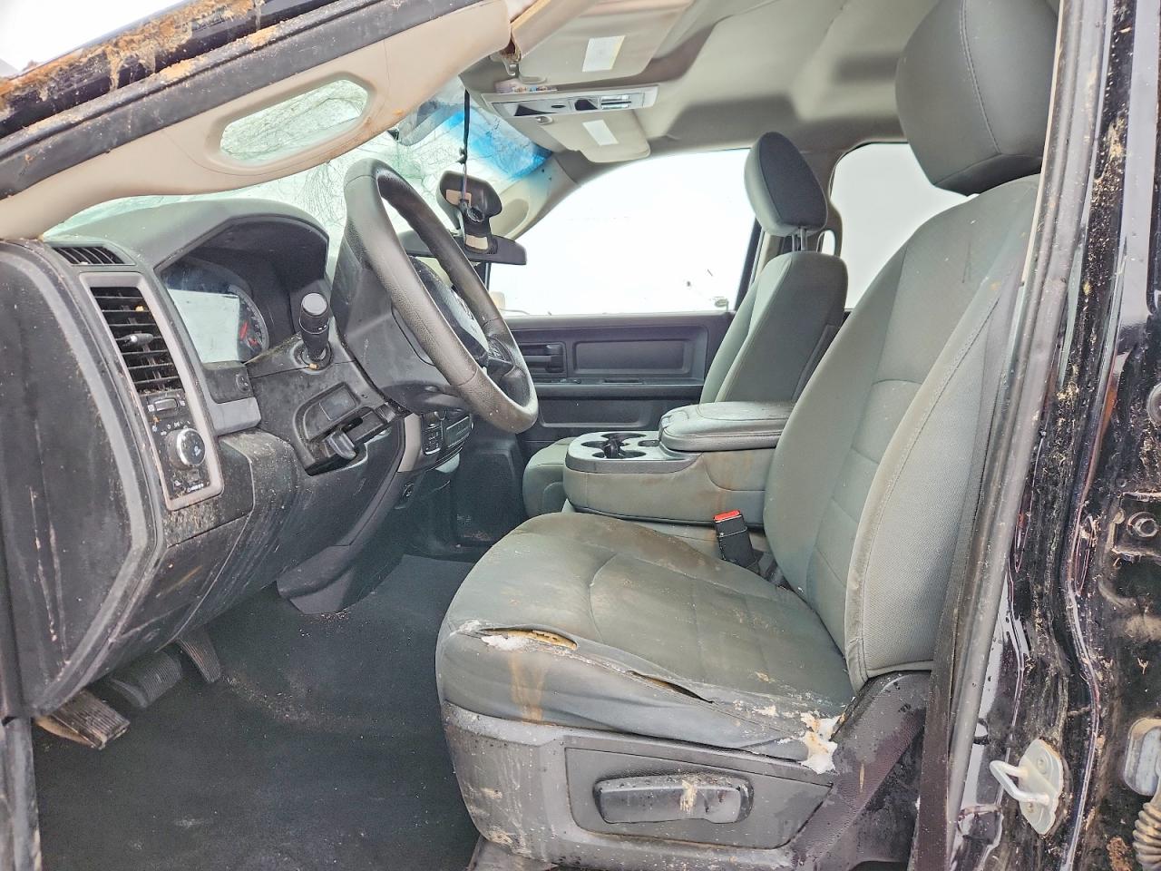 2014 RAM 1500 ST photo 13
