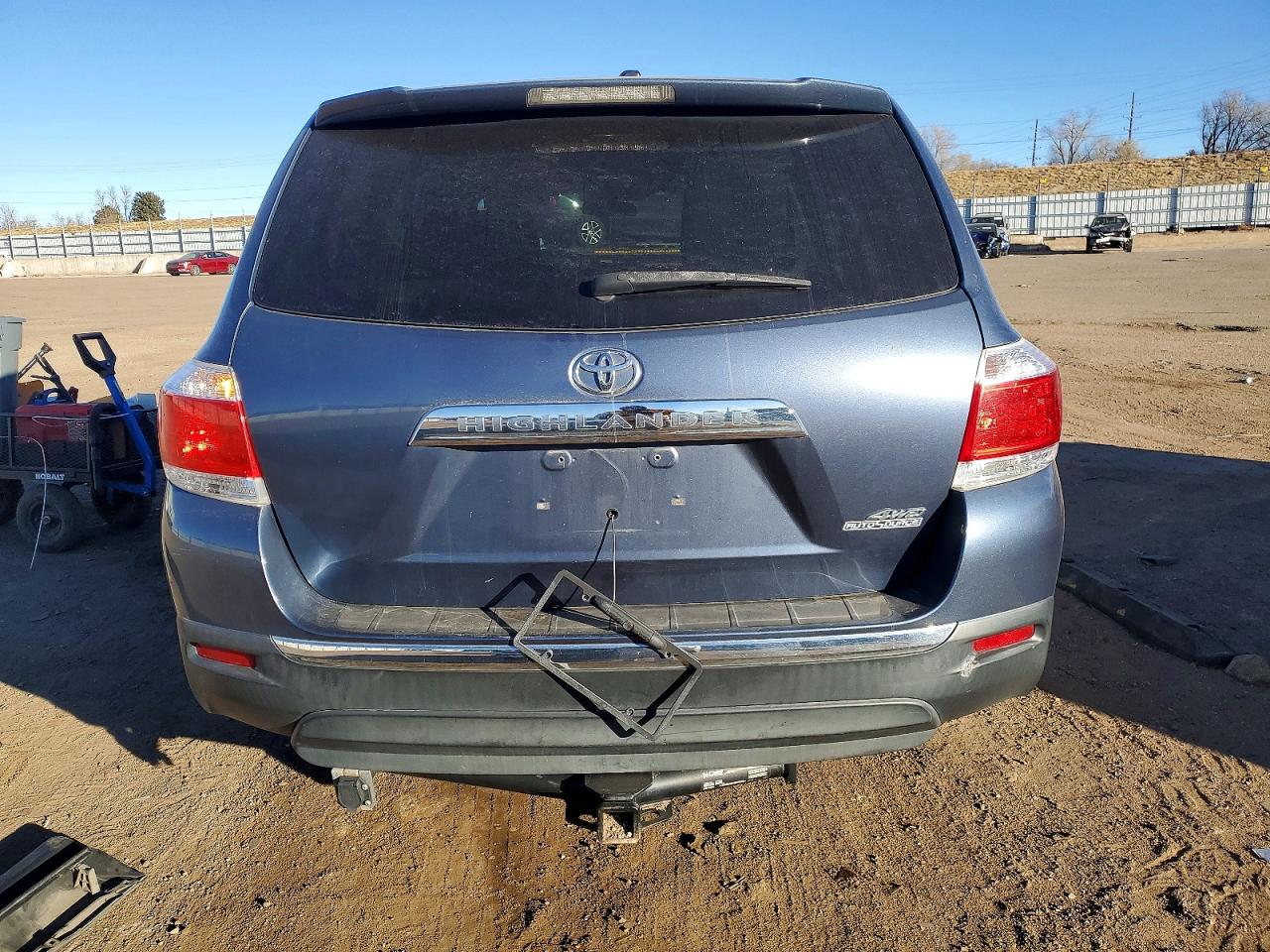 2013 TOYOTA HIGHLANDER BASE photo 11