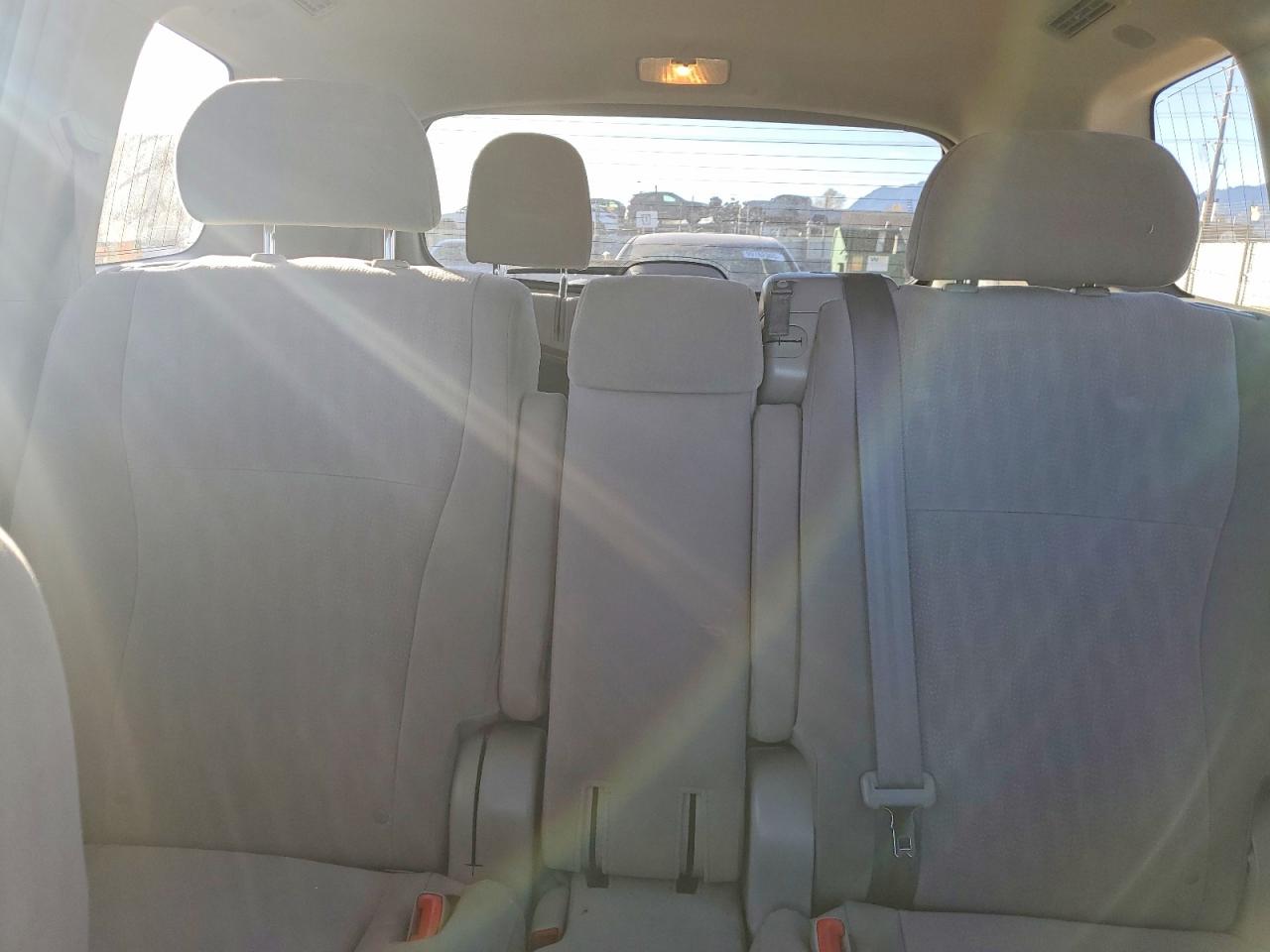 2013 TOYOTA HIGHLANDER BASE photo 19