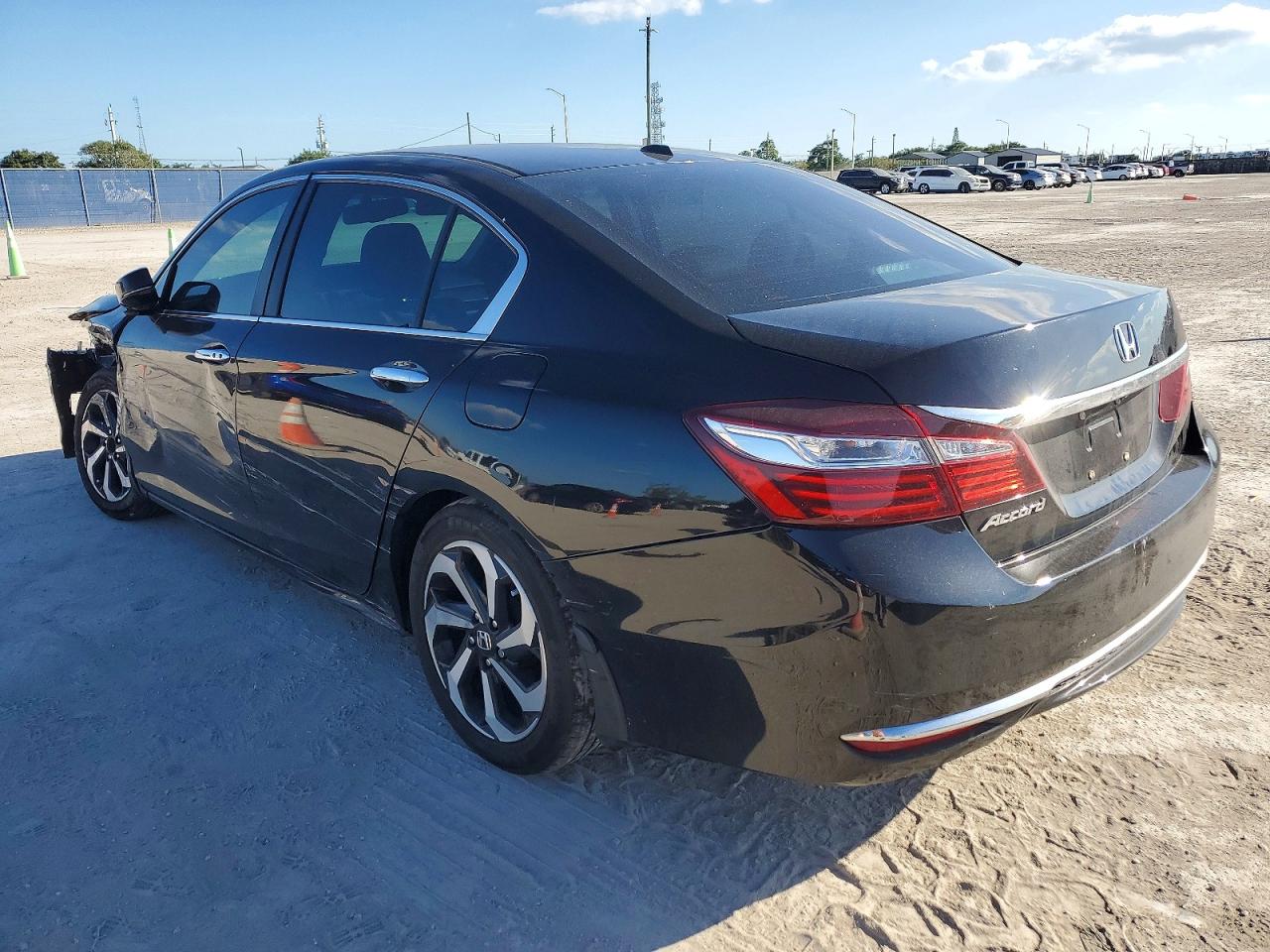 2017 HONDA ACCORD EXL photo 4