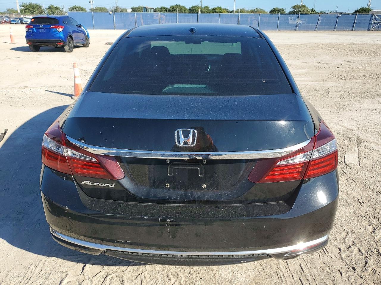 2017 HONDA ACCORD EXL photo 16