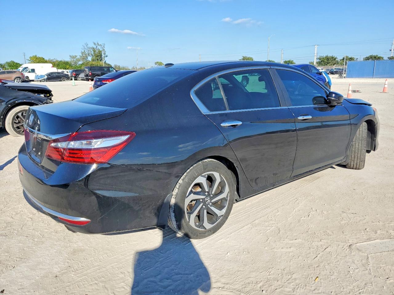 2017 HONDA ACCORD EXL photo 7