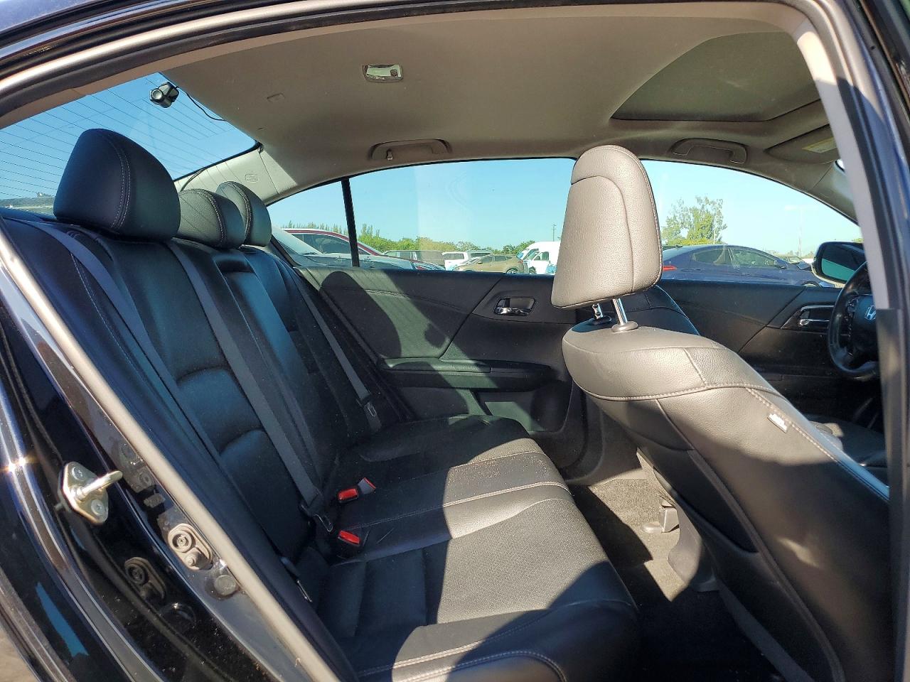 2017 HONDA ACCORD EXL photo 28