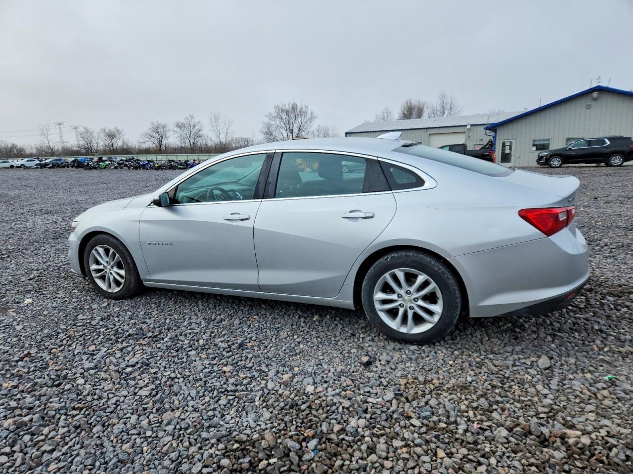2018 CHEVROLET MALIBU LT photo 2