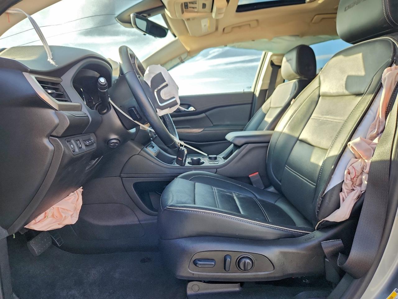 2023 GMC ACADIA DENALI photo 7