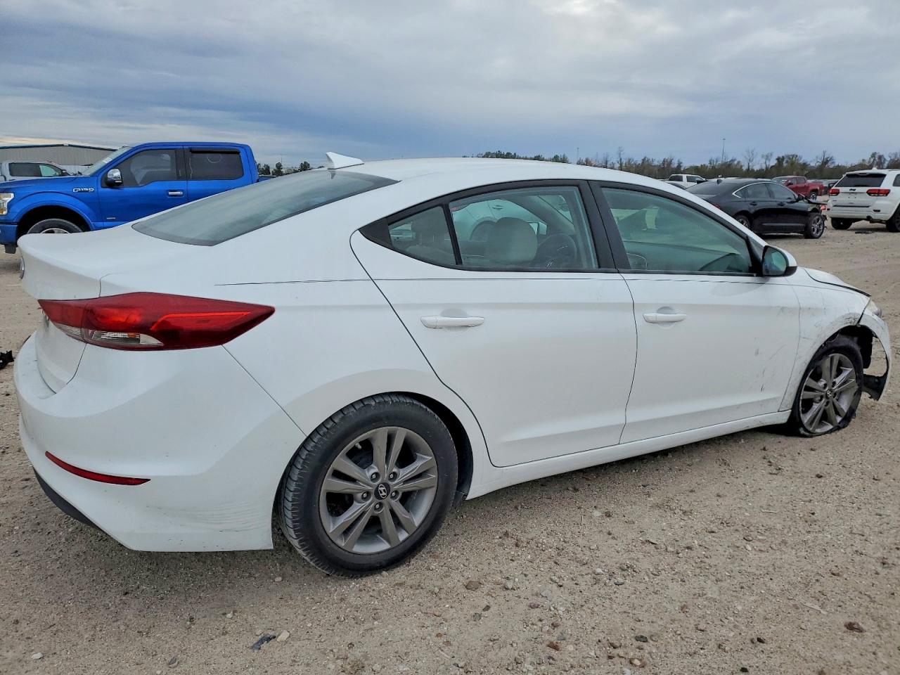 2017 HYUNDAI ELANTRA SE photo 3