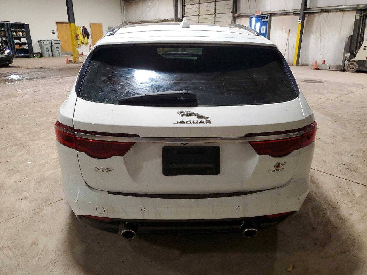 2018 JAGUAR XF S photo 6