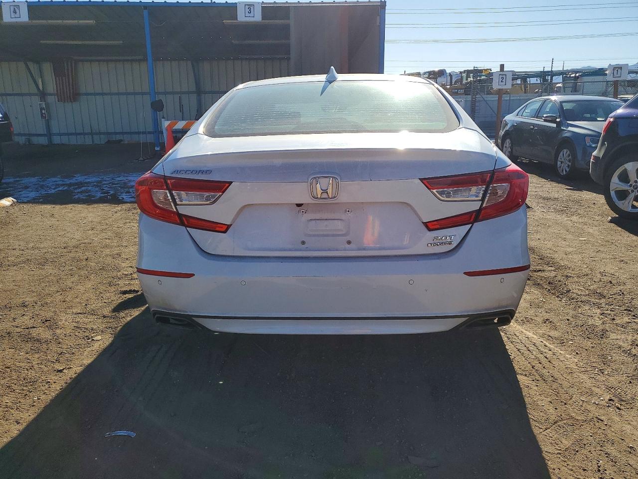 2018 HONDA ACCORD TOURING photo 11