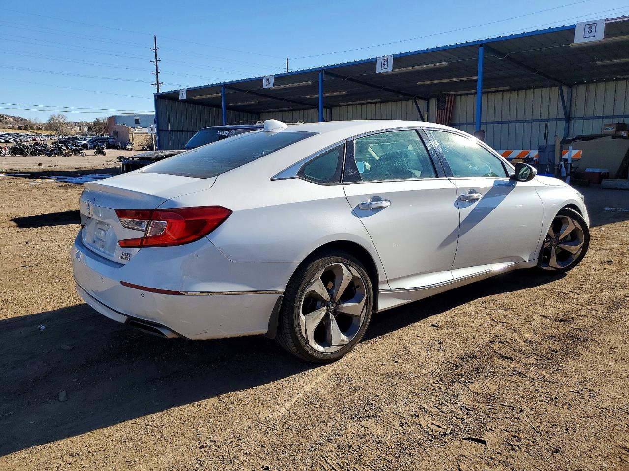2018 HONDA ACCORD TOURING photo 5