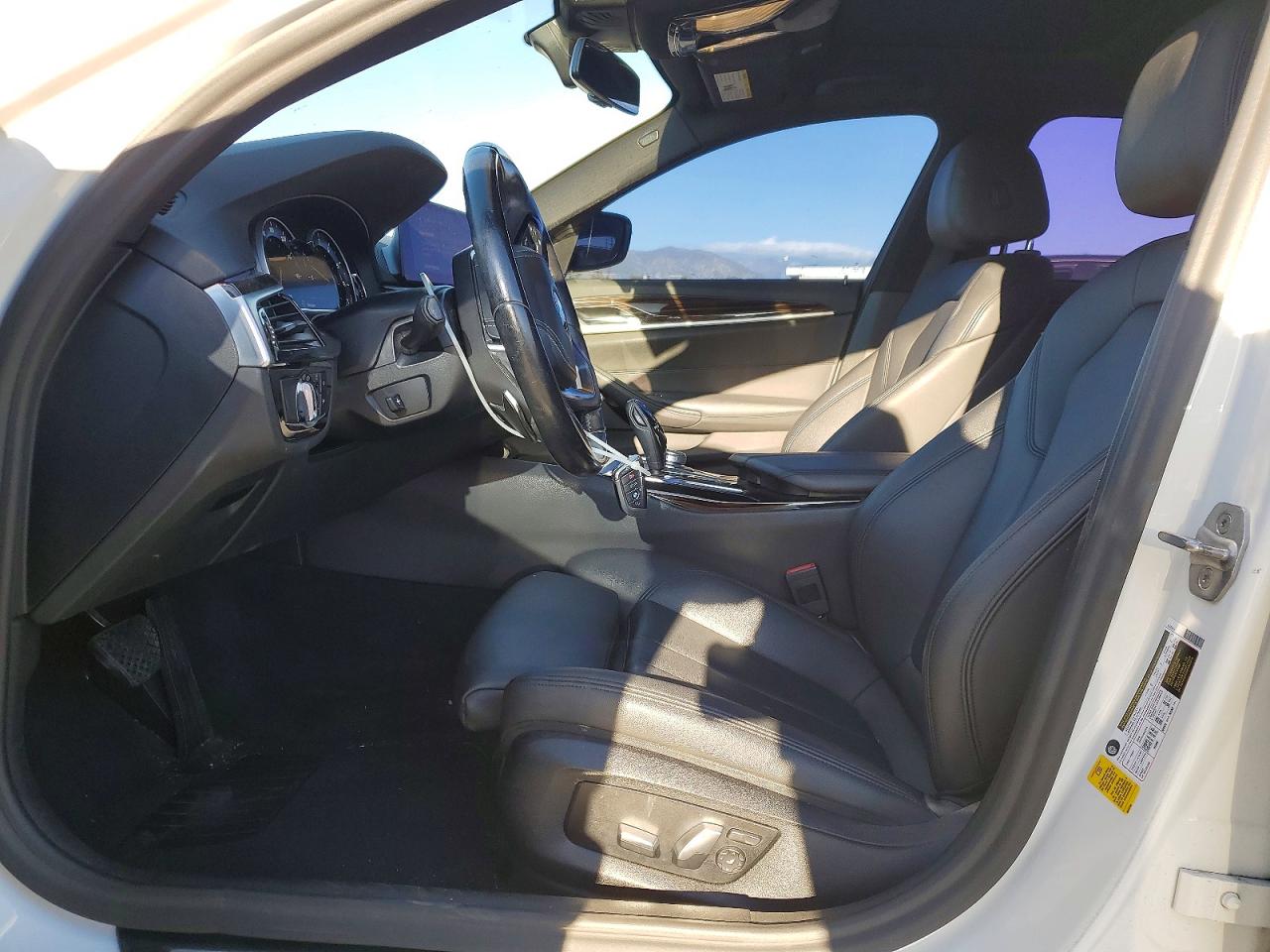 2019 BMW 530 I photo 19