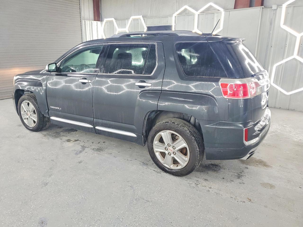 2017 GMC TERRAIN DENALI photo 2