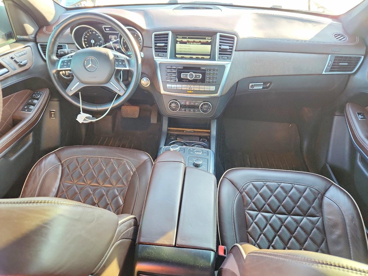 2015 MERCEDES-BENZ GL 550 4MATIC photo 8