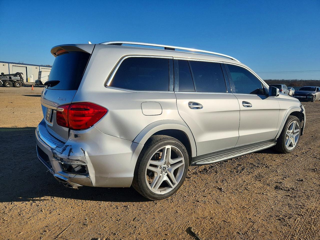 2015 MERCEDES-BENZ GL 550 4MATIC photo 3
