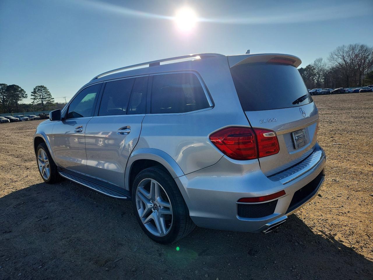 2015 MERCEDES-BENZ GL 550 4MATIC photo 2