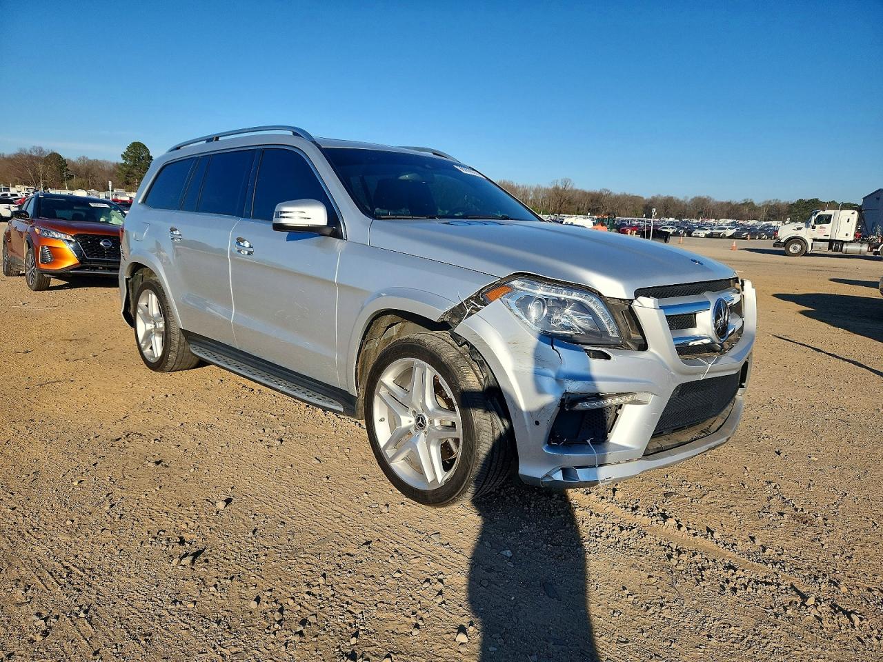 2015 MERCEDES-BENZ GL 550 4MATIC photo 4
