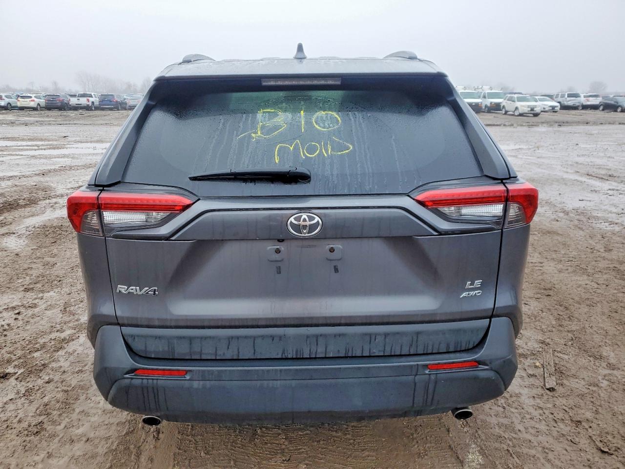 2021 TOYOTA RAV4 LE photo 11