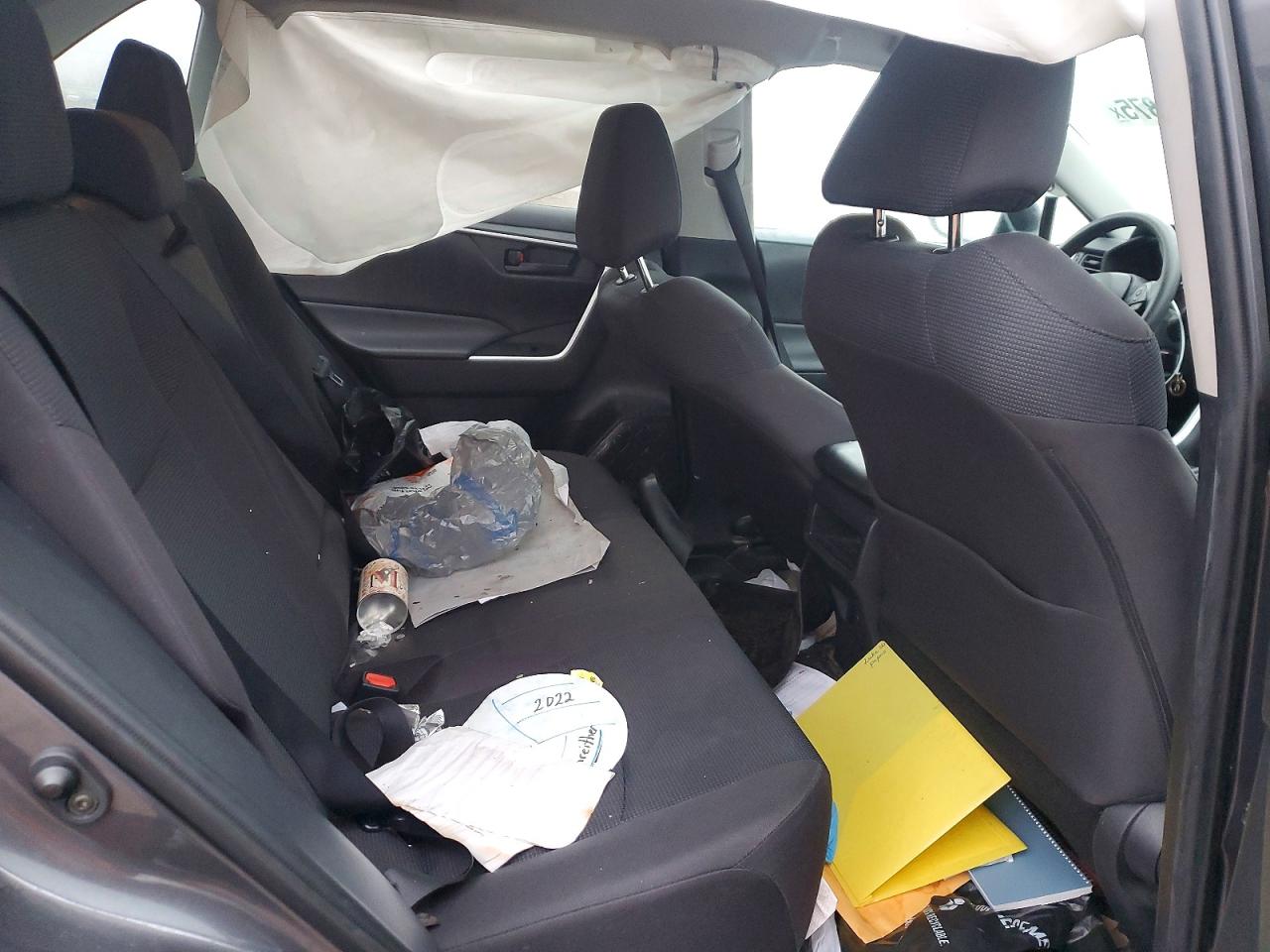 2021 TOYOTA RAV4 LE photo 19