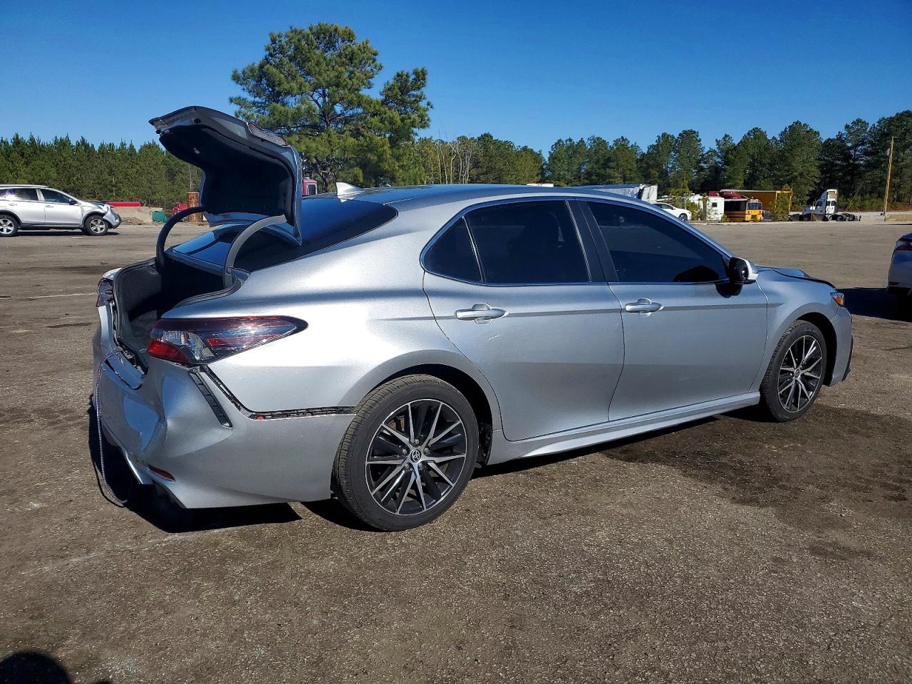 2023 TOYOTA CAMRY photo 5