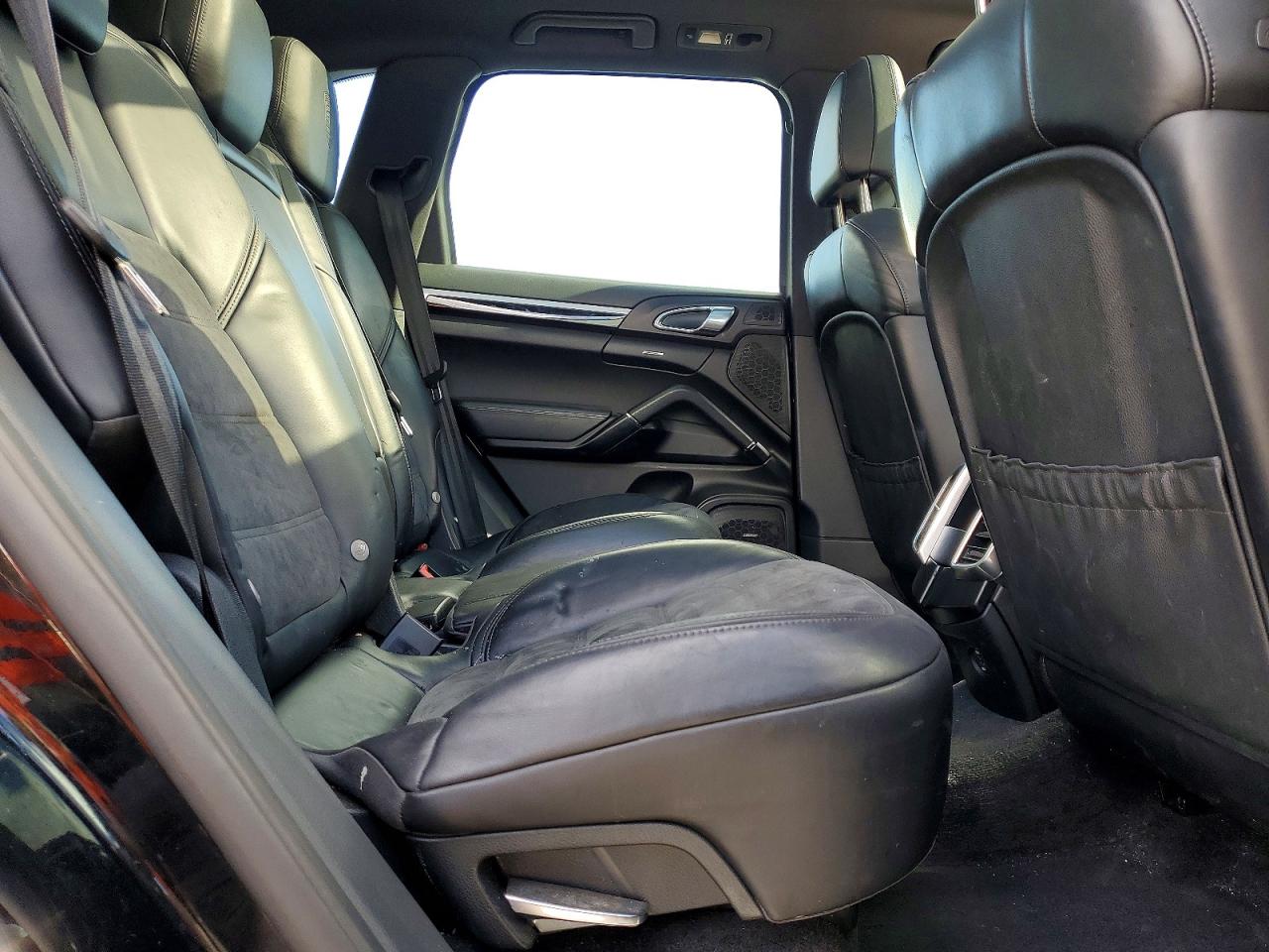 2018 PORSCHE CAYENNE photo 10
