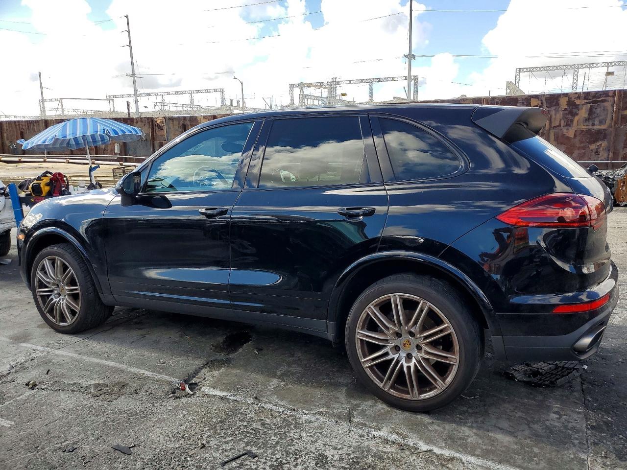 2018 PORSCHE CAYENNE photo 2