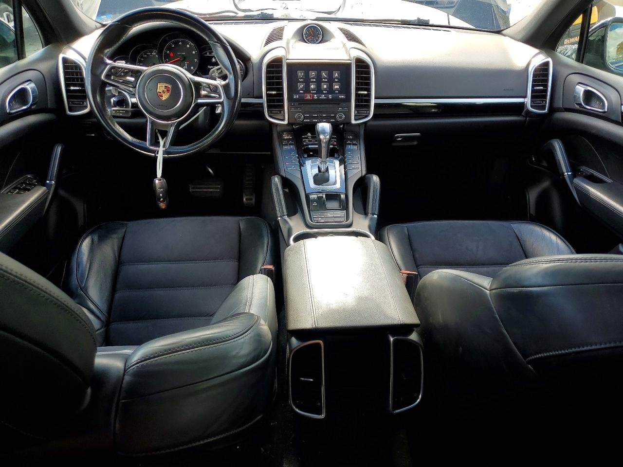 2018 PORSCHE CAYENNE photo 8