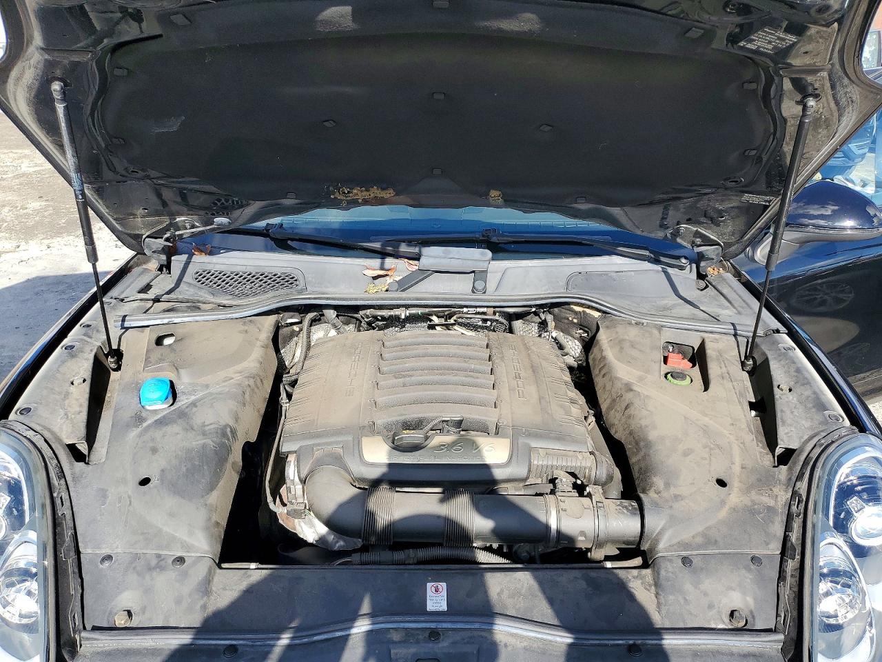 2018 PORSCHE CAYENNE photo 11