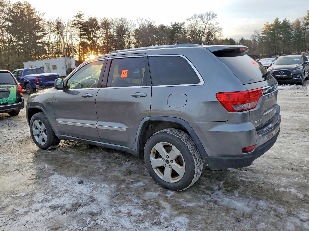 2012 JEEP GRAND CHEROKEE LAREDO photo 2