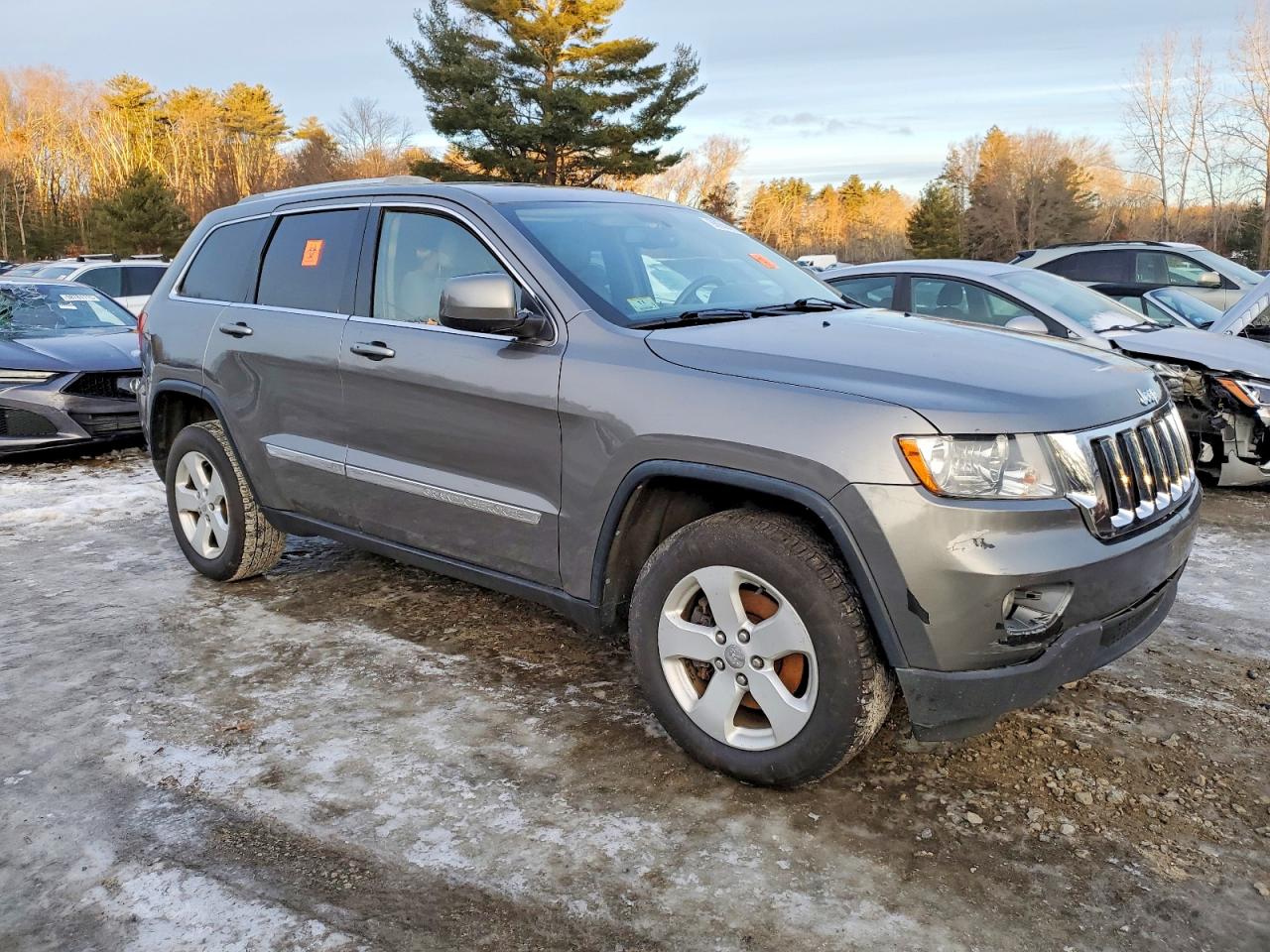 2012 JEEP GRAND CHEROKEE LAREDO photo 4