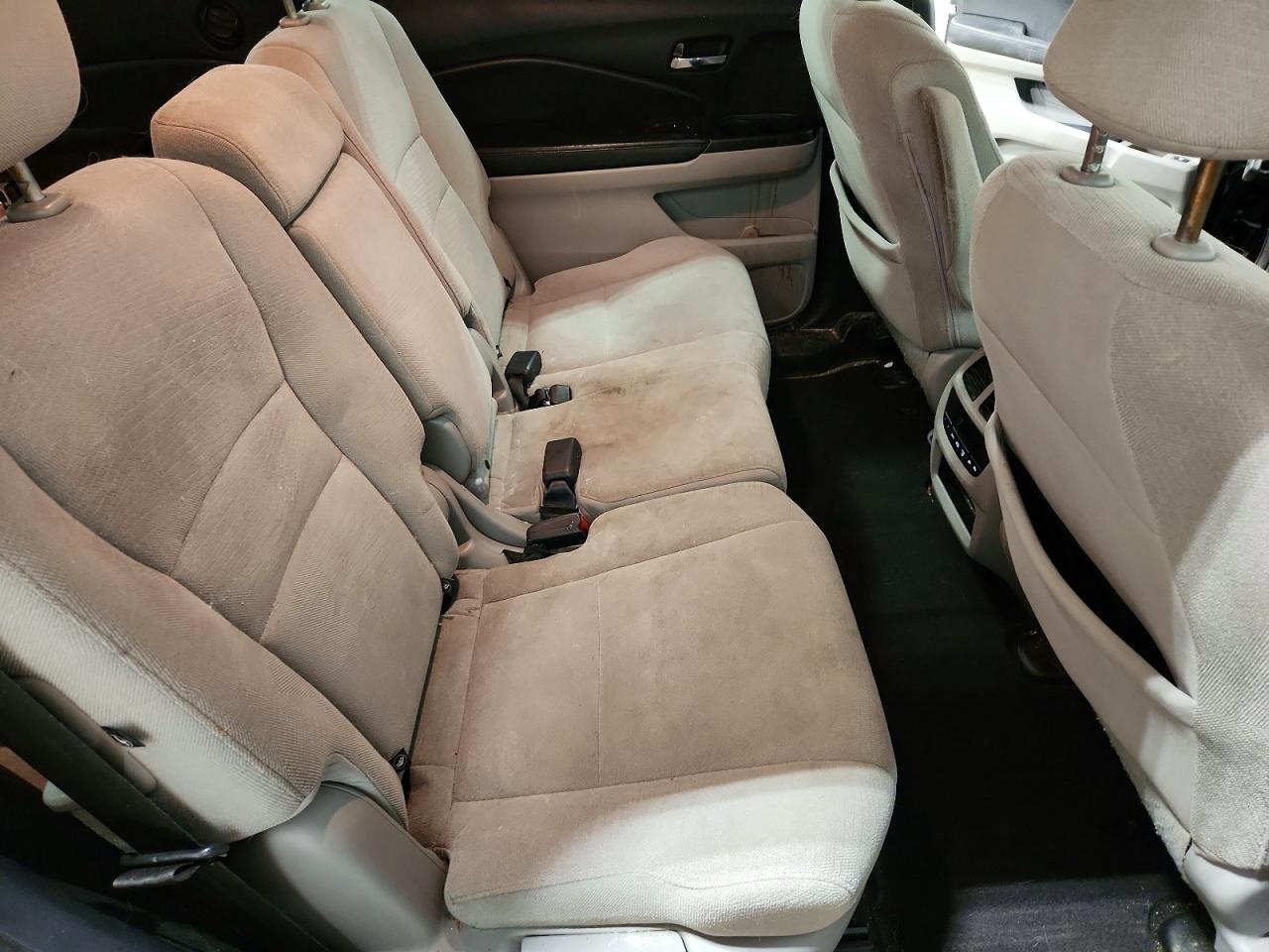 2016 HONDA PILOT EX photo 11