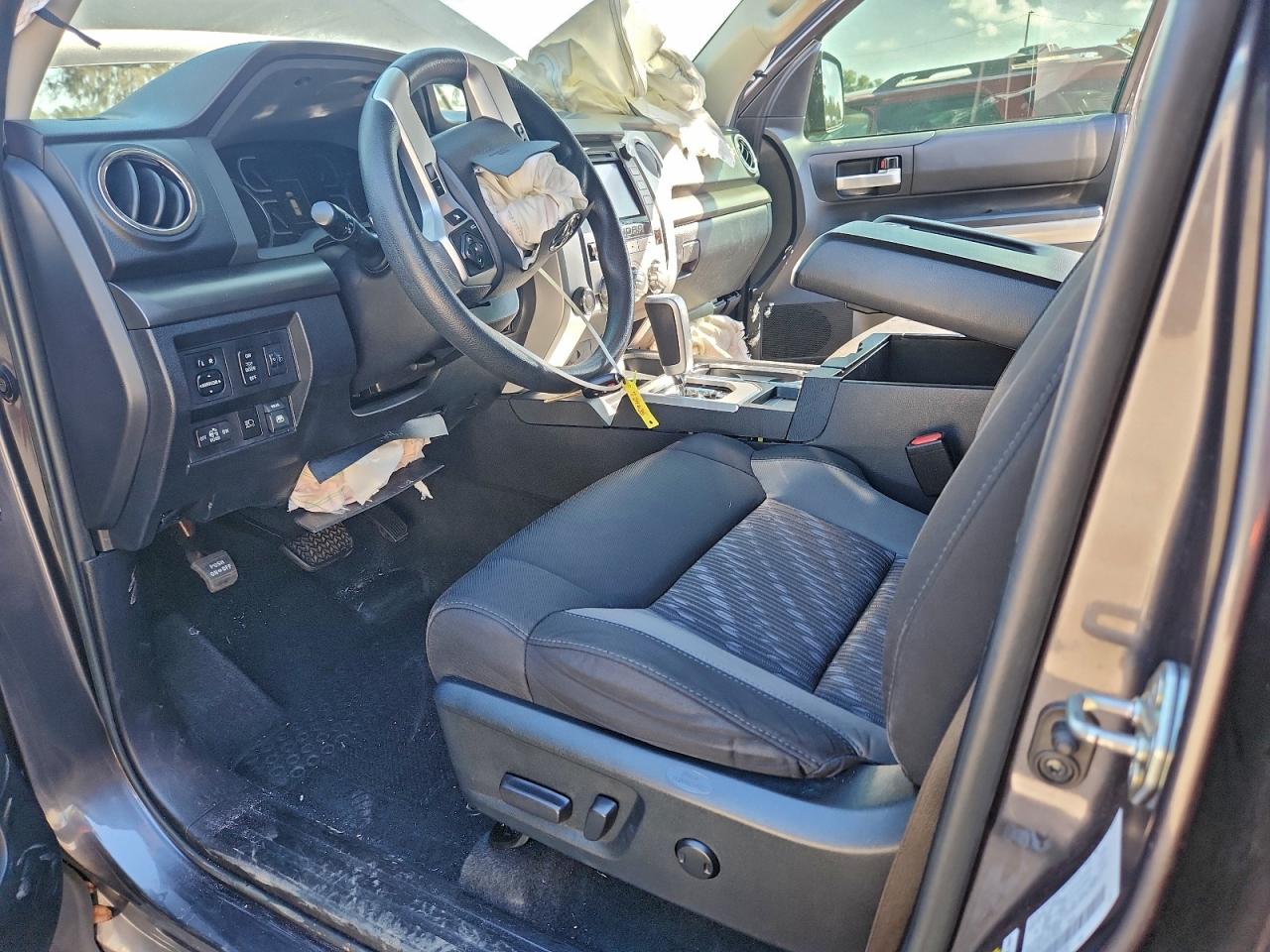 2018 TOYOTA TUNDRA CREWMAX SR5 photo 13