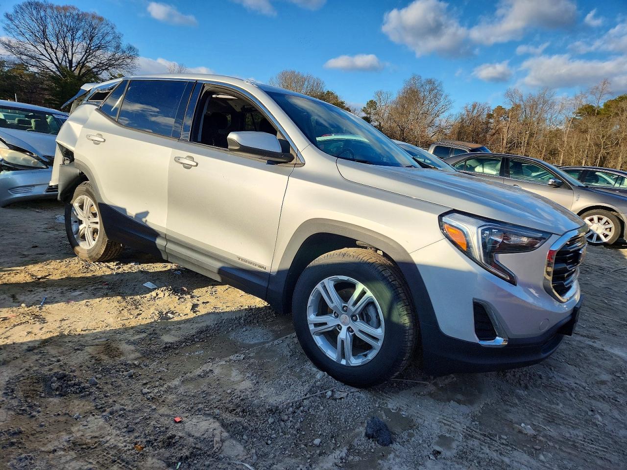 2020 GMC TERRAIN SLE photo 4