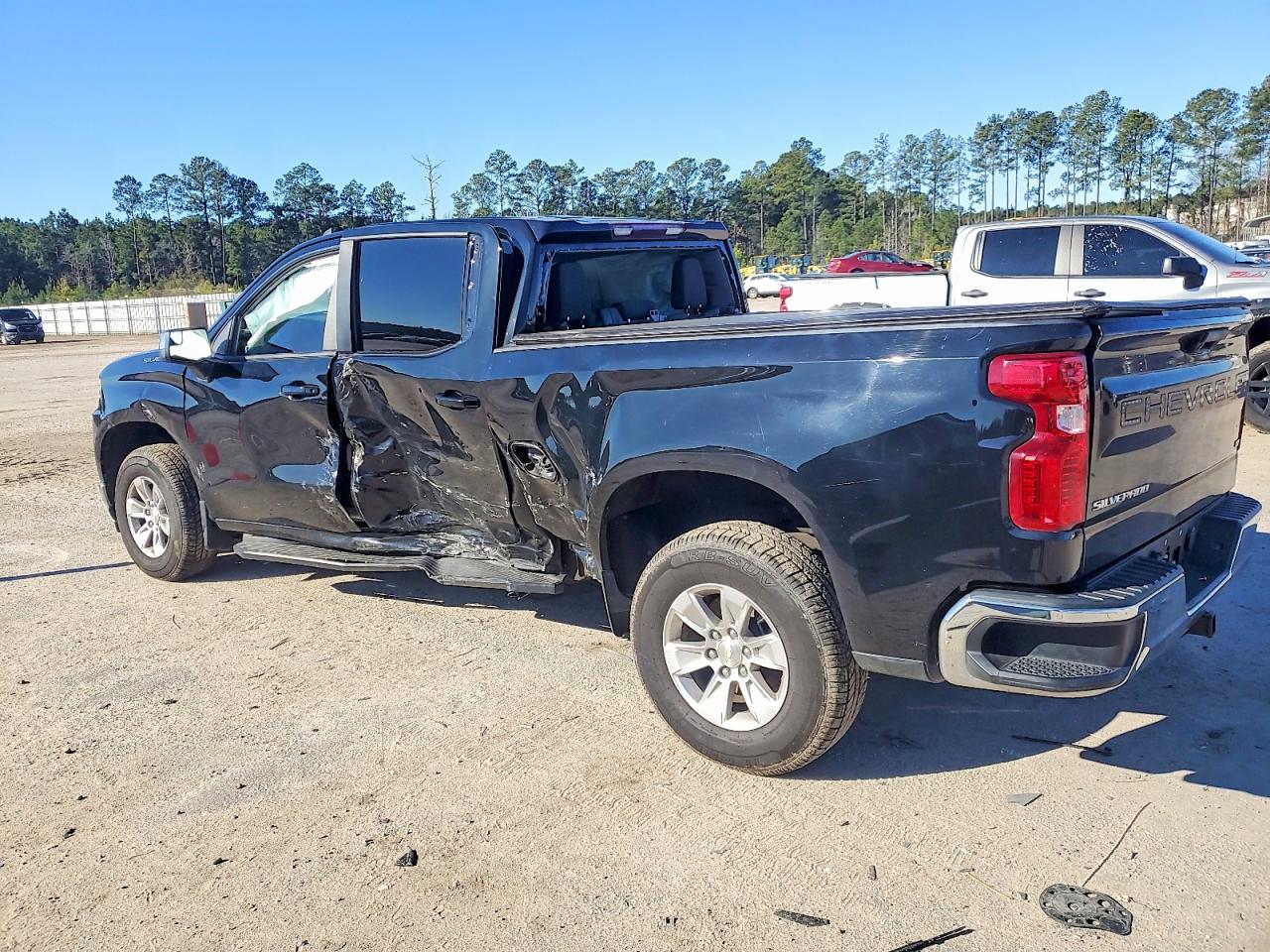 2020 CHEVROLET SILVERADO C1500 LT photo 2