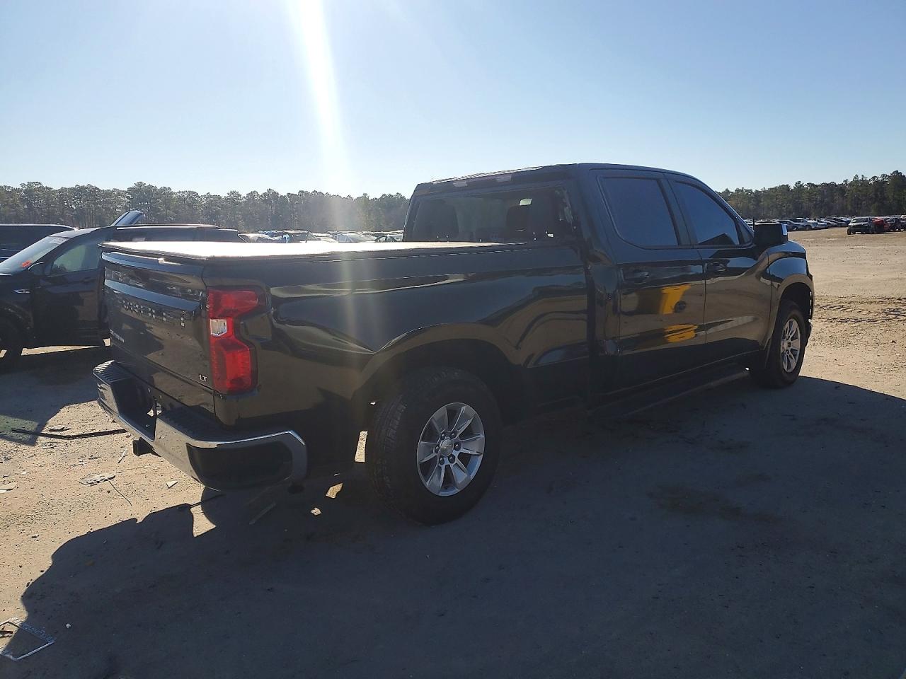 2020 CHEVROLET SILVERADO C1500 LT photo 3
