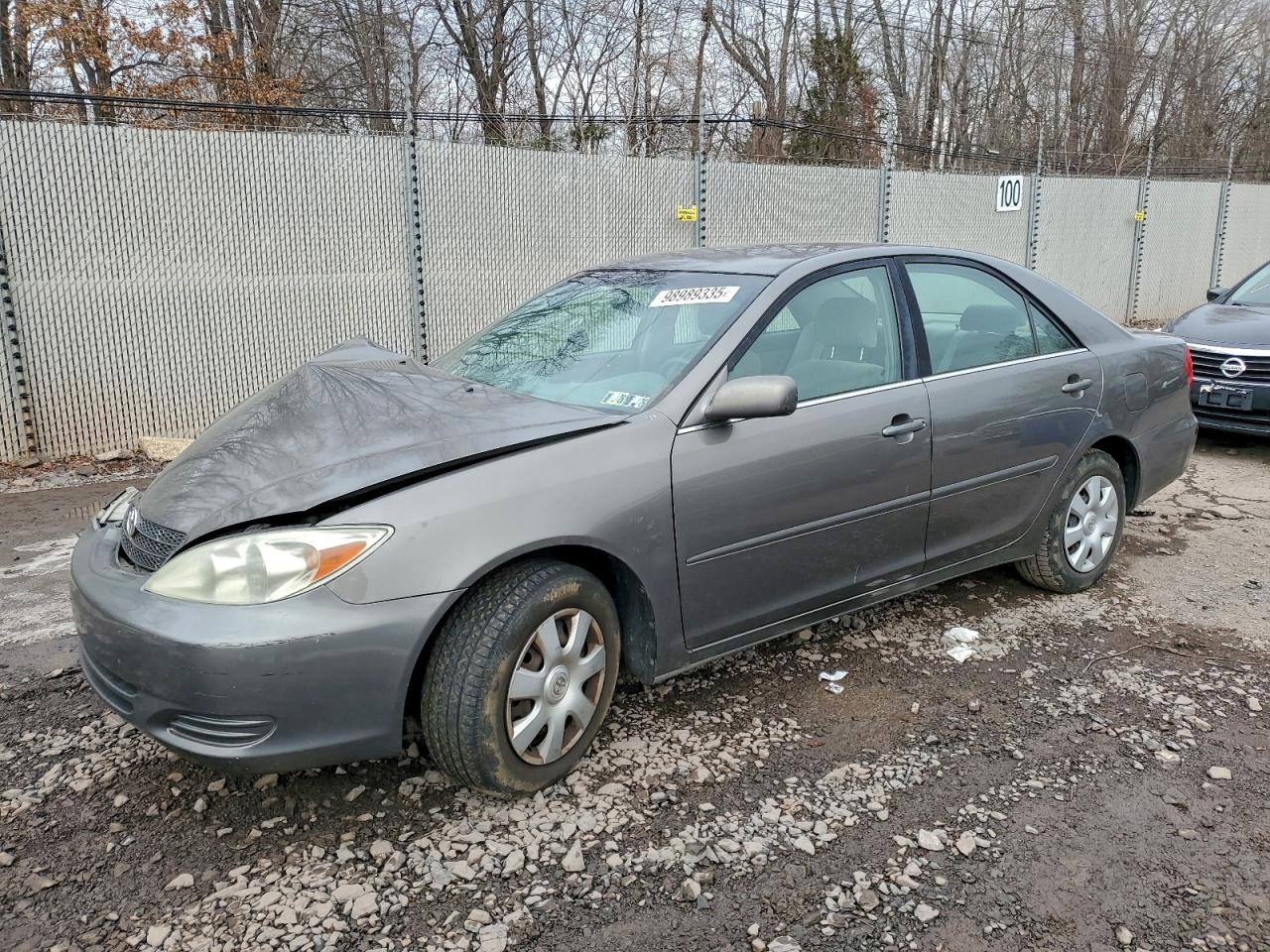 2002 TOYOTA CAMRY LE photo 2