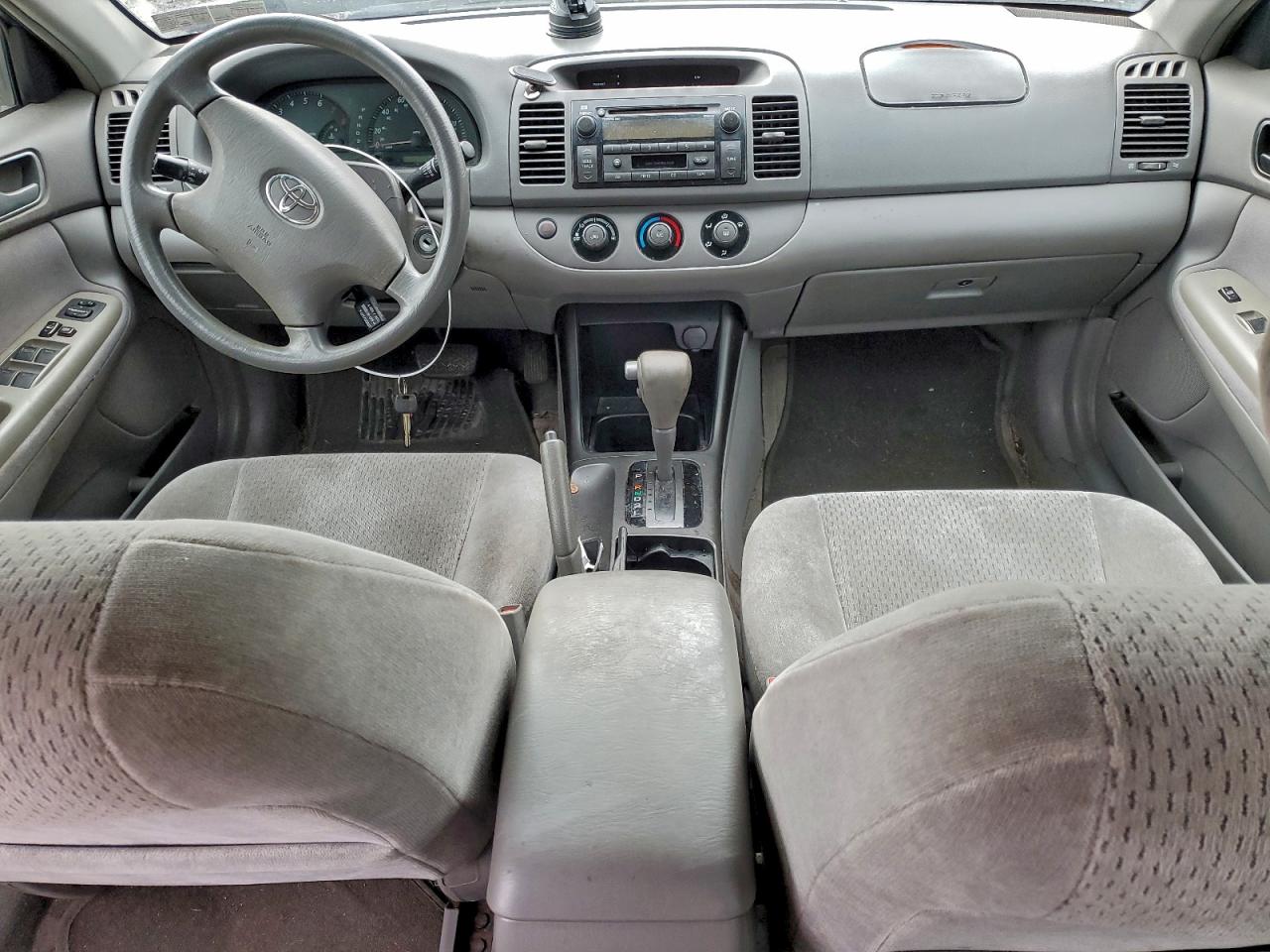2002 TOYOTA CAMRY LE photo 15