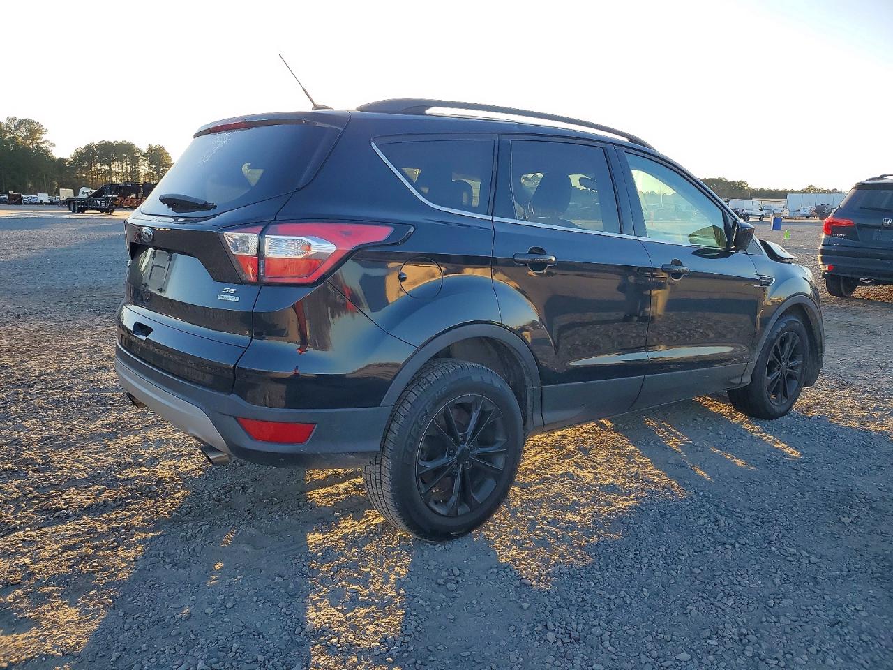 2018 FORD ESCAPE SE photo 5