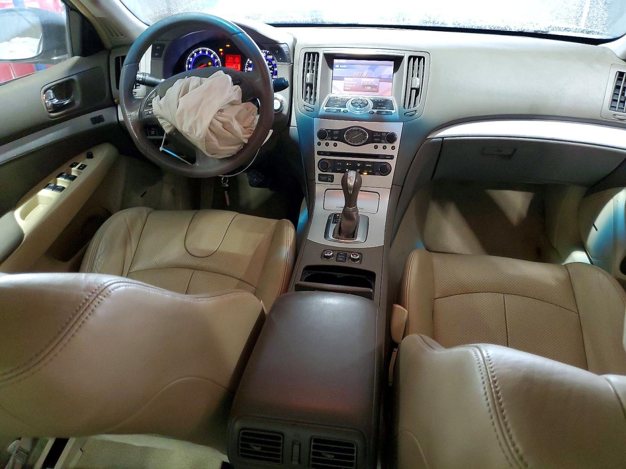 2009 INFINITI G37 photo 15