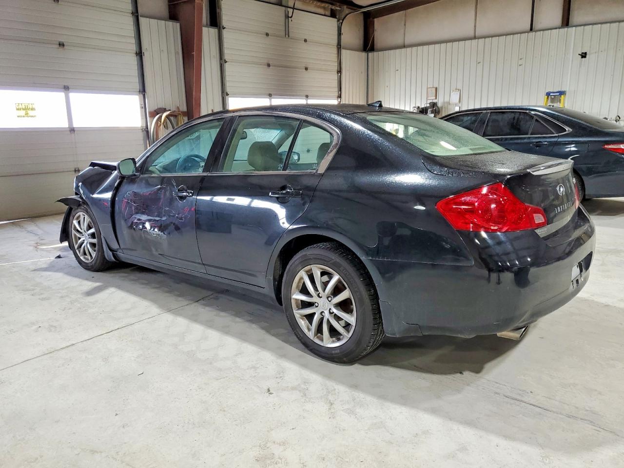 2009 INFINITI G37 photo 3