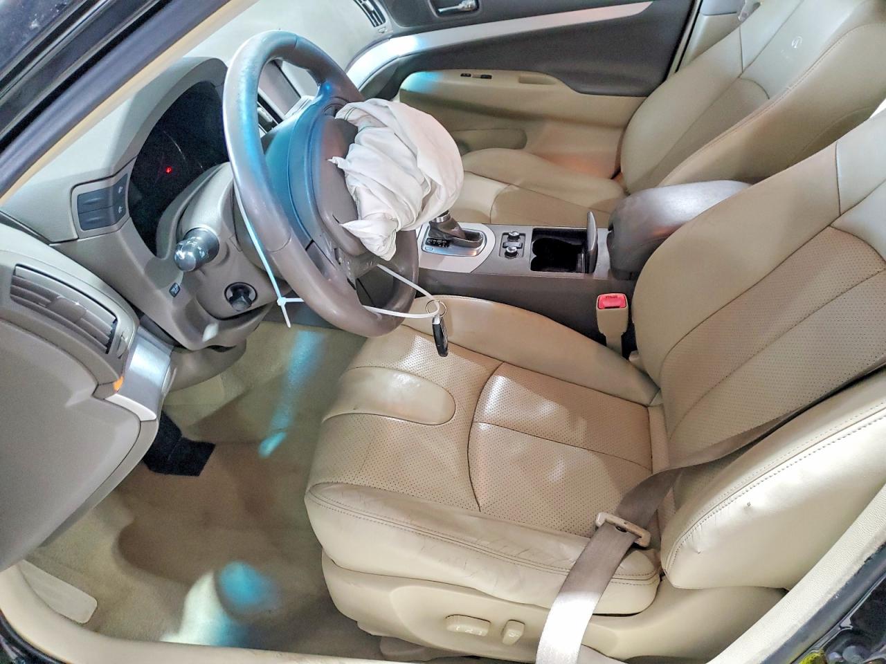 2009 INFINITI G37 photo 13