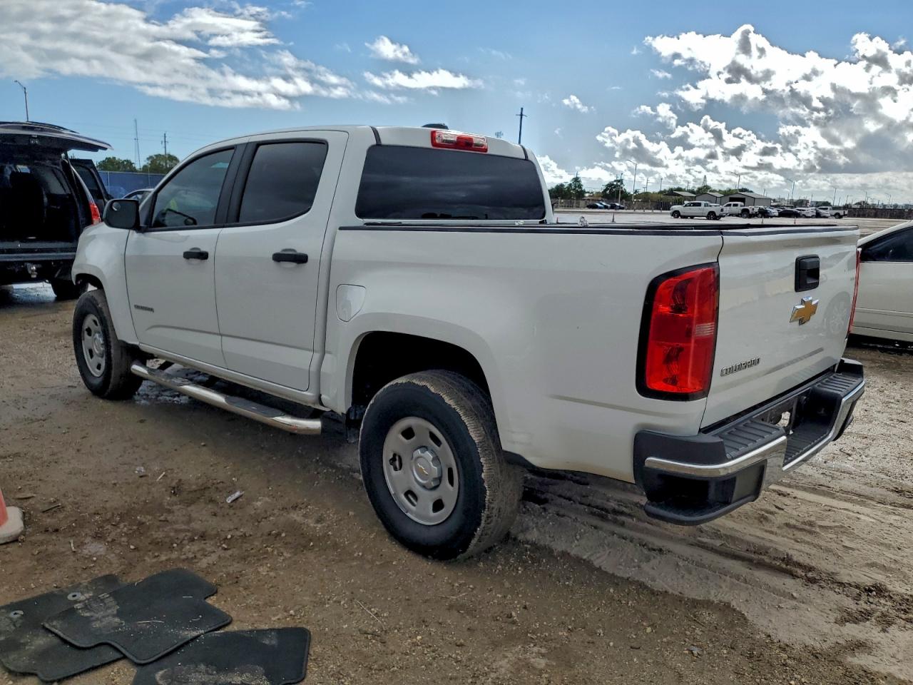 2019 CHEVROLET COLORADO photo 2