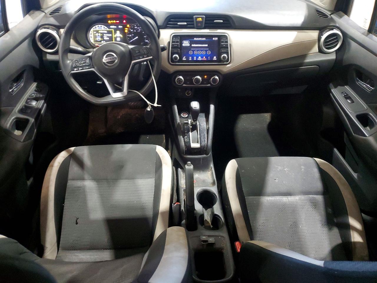 2021 NISSAN VERSA SV photo 8